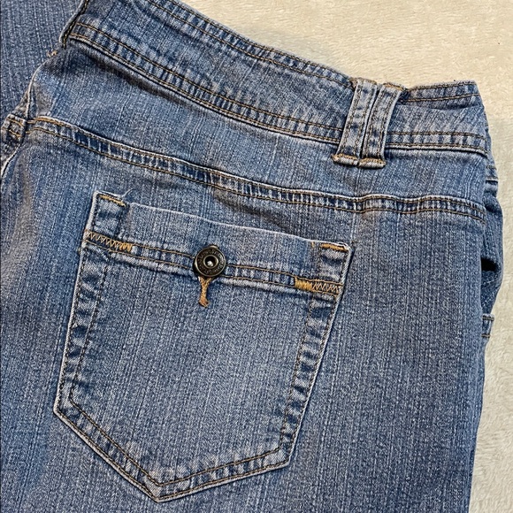 St. Johns Bay Classic Blue Denim Capris - Picture 2 of 10